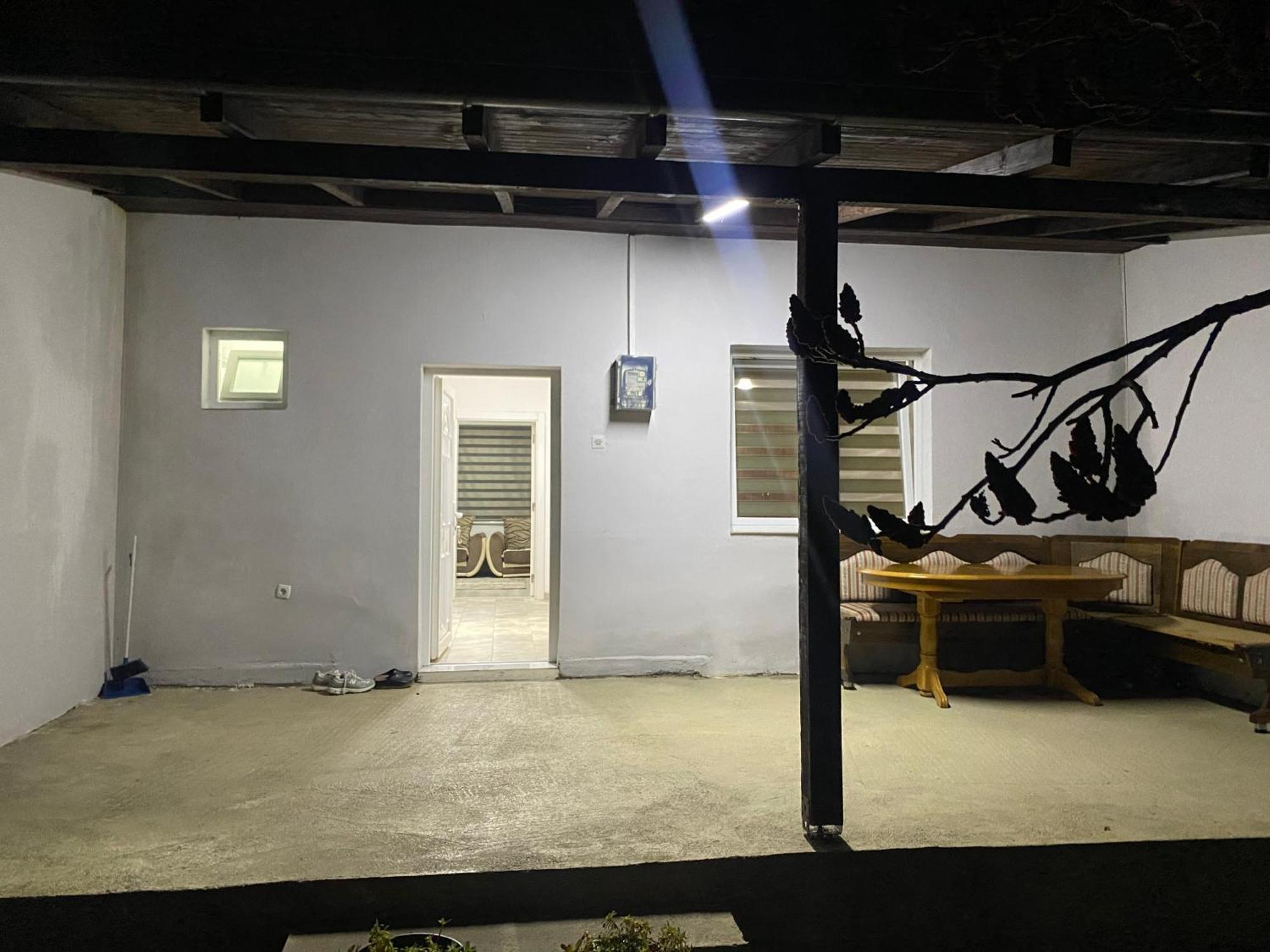 Shtepi Me Qira Ne Mitrovice Apartment คอซอฟสคา มิโตรวิซา ภายนอก รูปภาพ